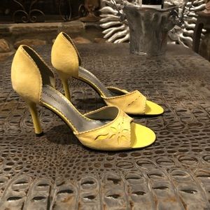 EUC!! Beautiful BCBGirls Heels!!